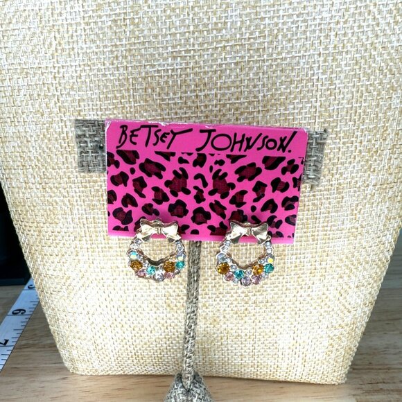 Betsey Johnson Wreath Earrings With Multicolor Crystals & Gold Bow Design Pierce - Picture 2 of 7